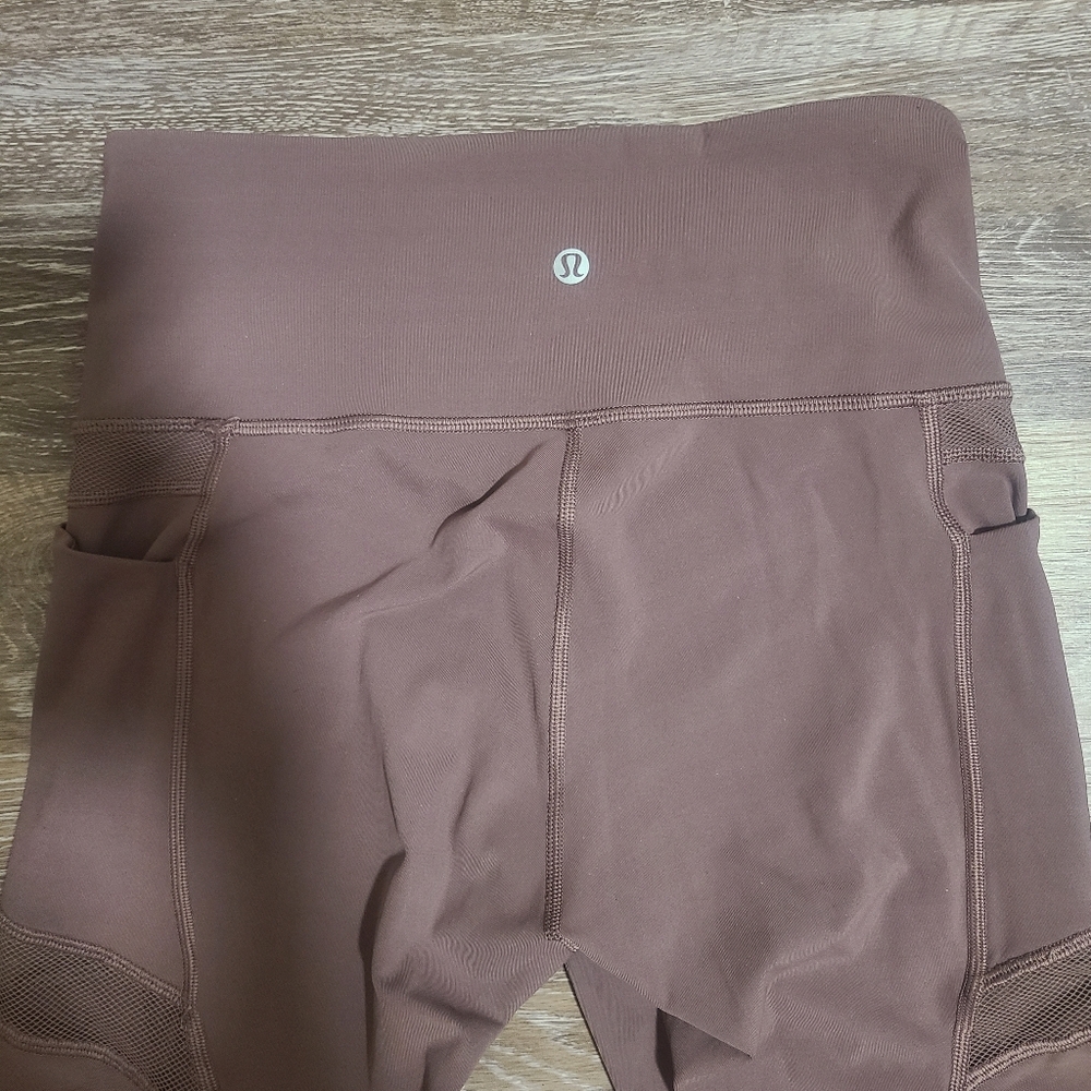 Lululemon Mauve High-Waisted Capri Leggings